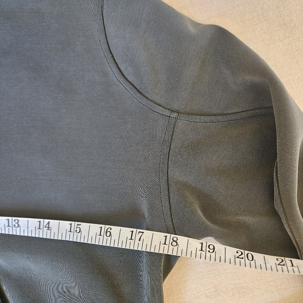 LULULEMON Half-Zip Pullover - Picture 7 of 10